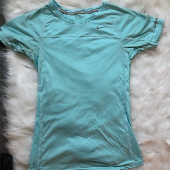 Dri-Fit Nike shirt - Picture 1 of 3